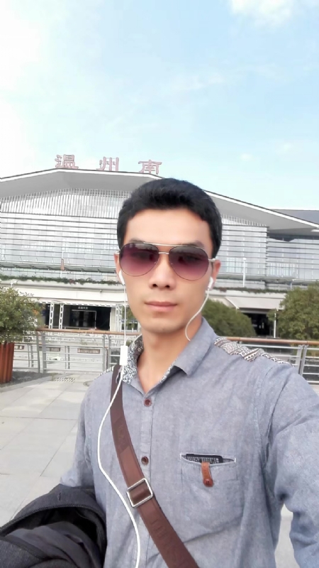 错把真心喂了狗的第三张照片--顺昌相亲网